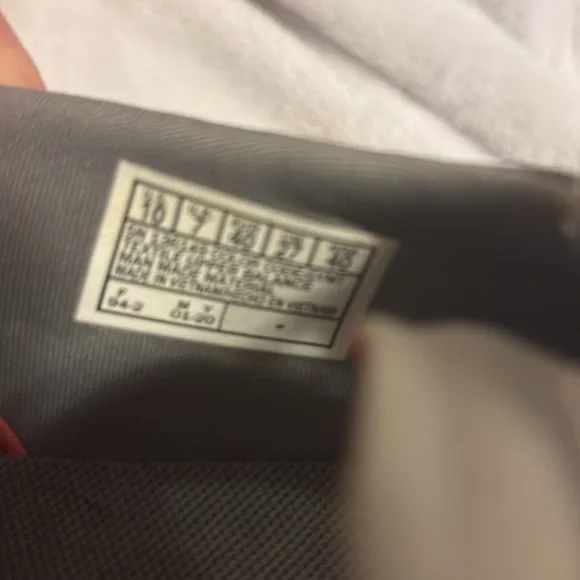 Skechers air cooled,GoGa  Mat gently used. - Picture 3 of 4